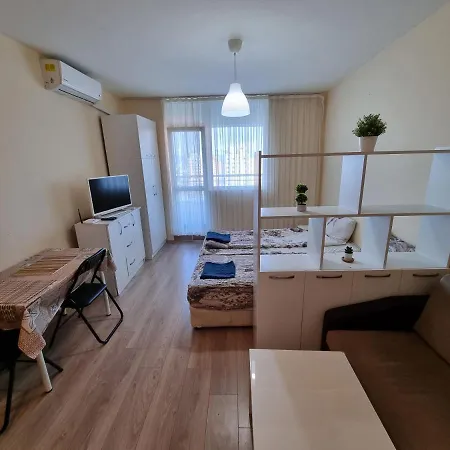 Luxury With Underground Parking Spot Apartment *